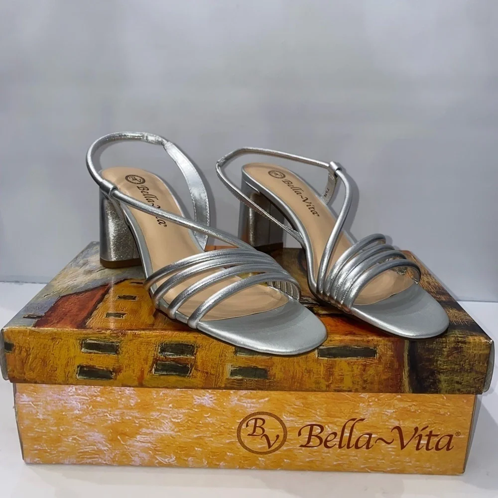 Bella Vita Women's Silver Leather Zariah Heeled Sandals New 7.5N